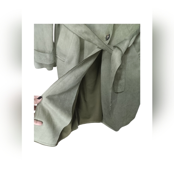 Black Label Green Trench Coat with Shoulder Epaulettes - Picture 6 of 8